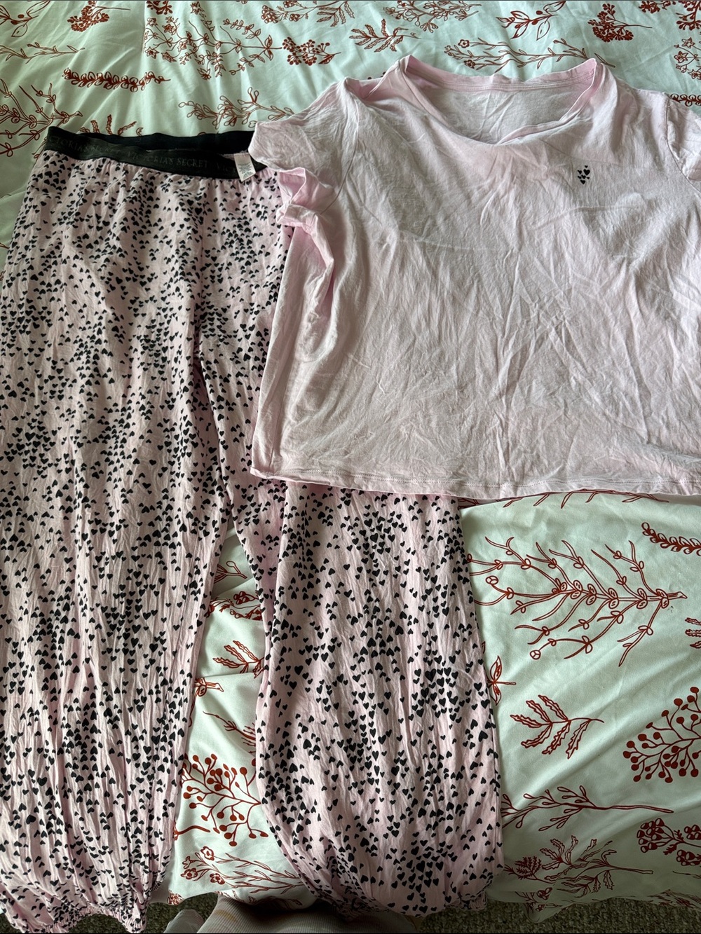 Victoria's Secret Pink Heart-Print Pajama Set 🩷